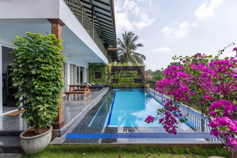 villa verona by hireavilla 6br with pool in parra