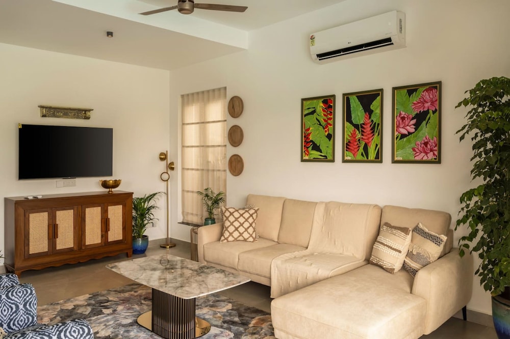 villa verona by hireavilla 6br with pool in parra