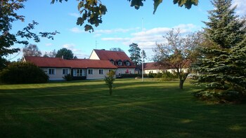 kosta lodge