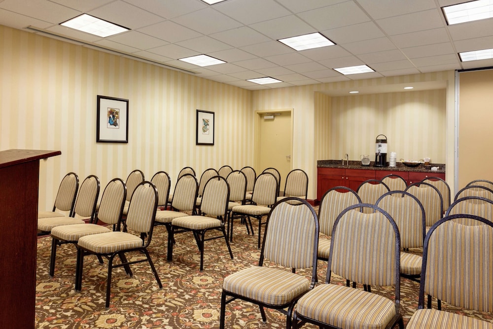 hampton inn and suites prattville
