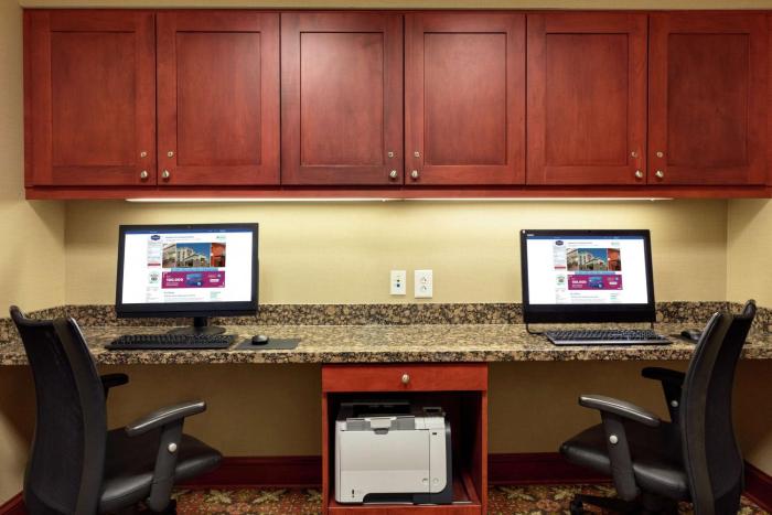 hampton inn and suites prattville