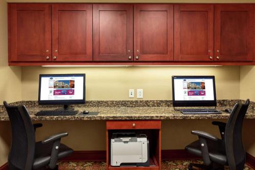 hampton inn and suites prattville