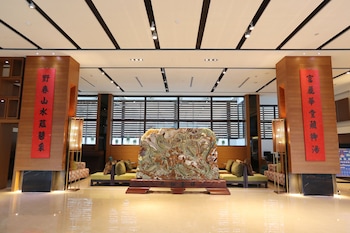 hoya hot springs resort and spa