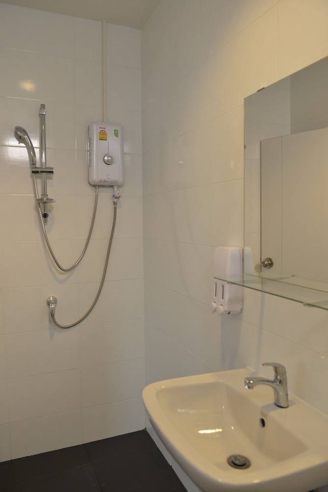 panpan hostel bangkok