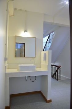 panpan hostel bangkok