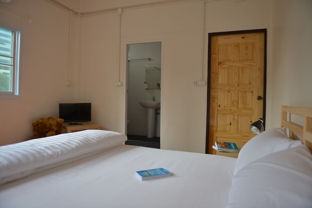 panpan hostel bangkok