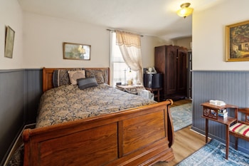 Carroll Cottage 1 Bedroom By Main Street Bed & Breakfast,,3 star