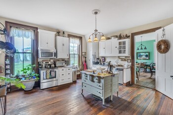 Carroll Cottage 1 Bedroom By Main Street Bed & Breakfast,,3 star