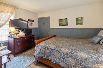 Carroll Cottage 1 Bedroom By Main Street Bed & Breakfast,,3 star