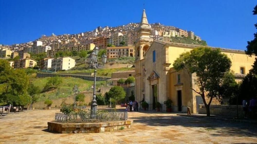 hotel miramonti