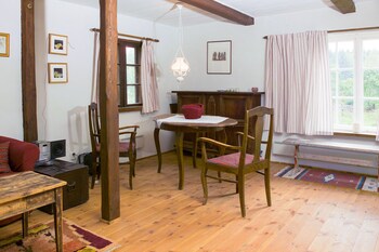 Koivulan Kartano,Lohja>>Helsinki,3 star