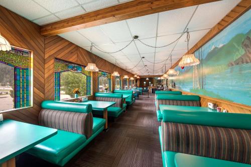 Stoke Hotel Surestay Collection By Best Western,British Columbia>>Revelstoke,3 star