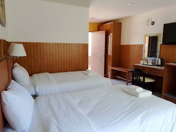 luna hut resort hua hin