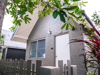 luna hut resort hua hin