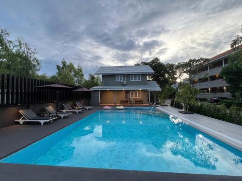 luna hut resort hua hin