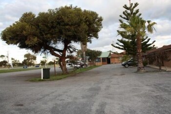 cervantes pinnacles motel