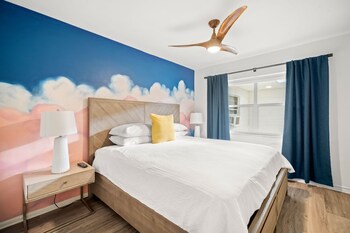 Deluxe King Condo Updated Suite By The Beach!,Mandalay Avenue 669,2 star