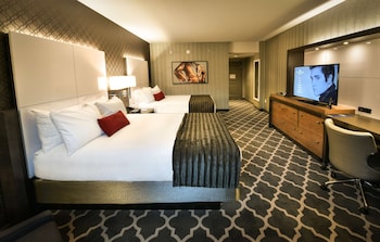 the guest house at graceland