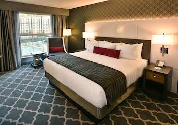 the guest house at graceland