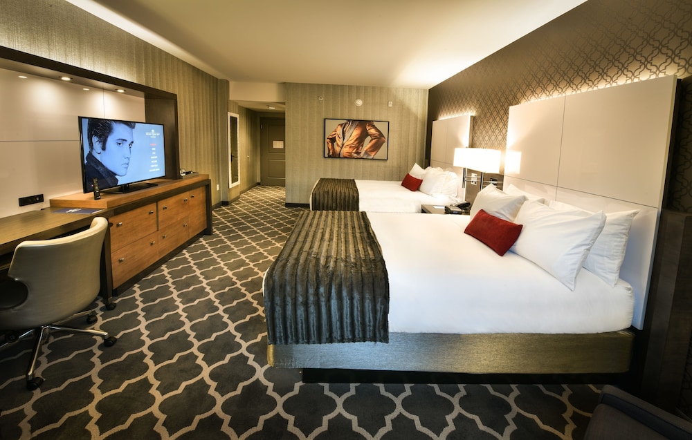 the guest house at graceland