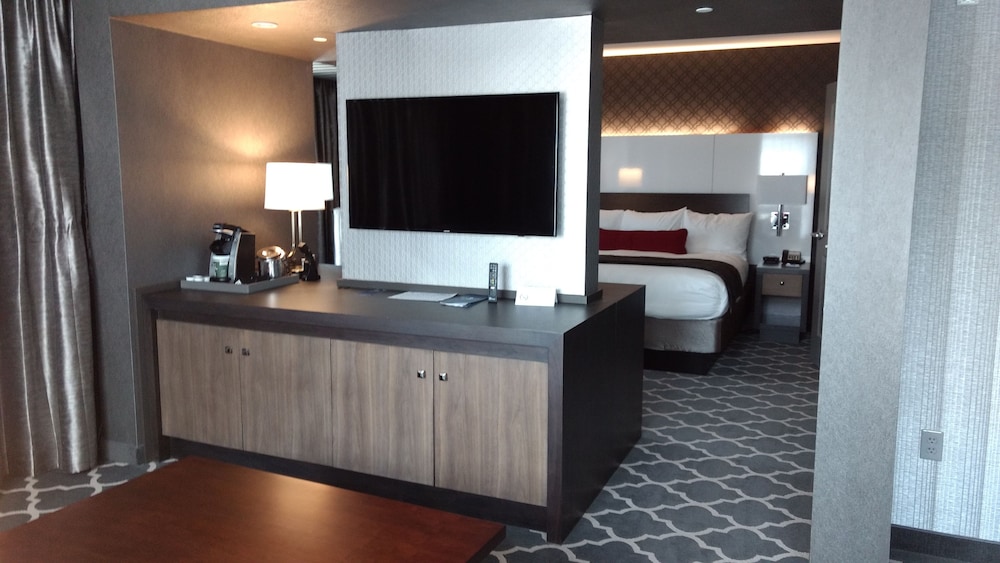 the guest house at graceland