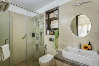 1br w pool sauna near calangute baga beach