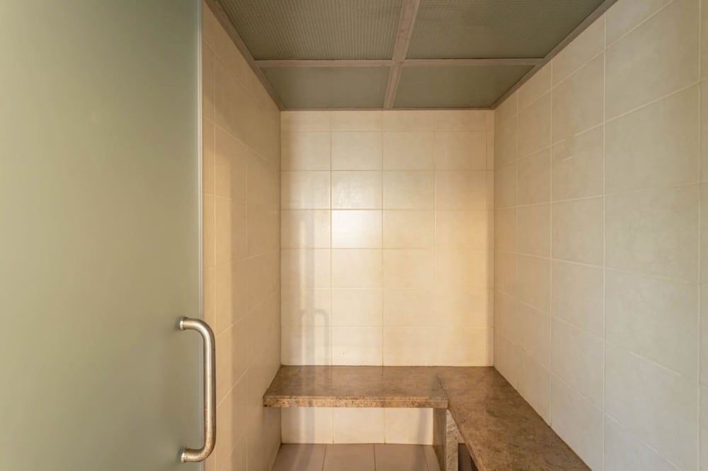 1br w pool sauna near calangute baga beach