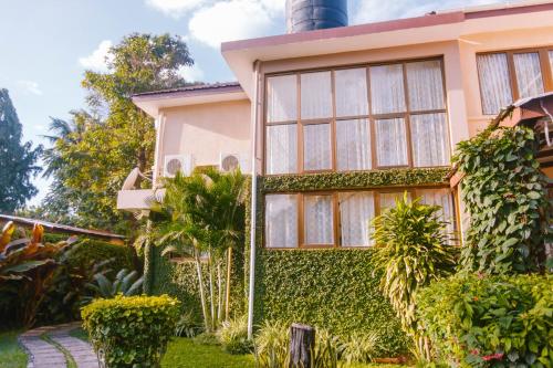 the amariah boutique hotel mikocheni