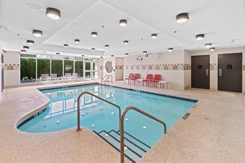 holiday inn hotel and suites surrey east cloverdale by ihg