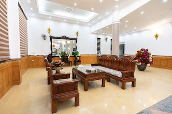 phu quy hotel near dong kinh market