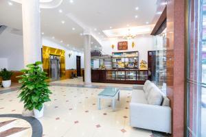 phu quy hotel near dong kinh market