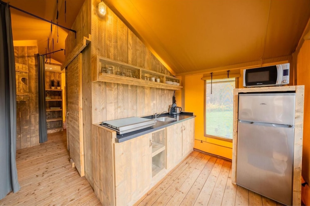 hu park albatros village