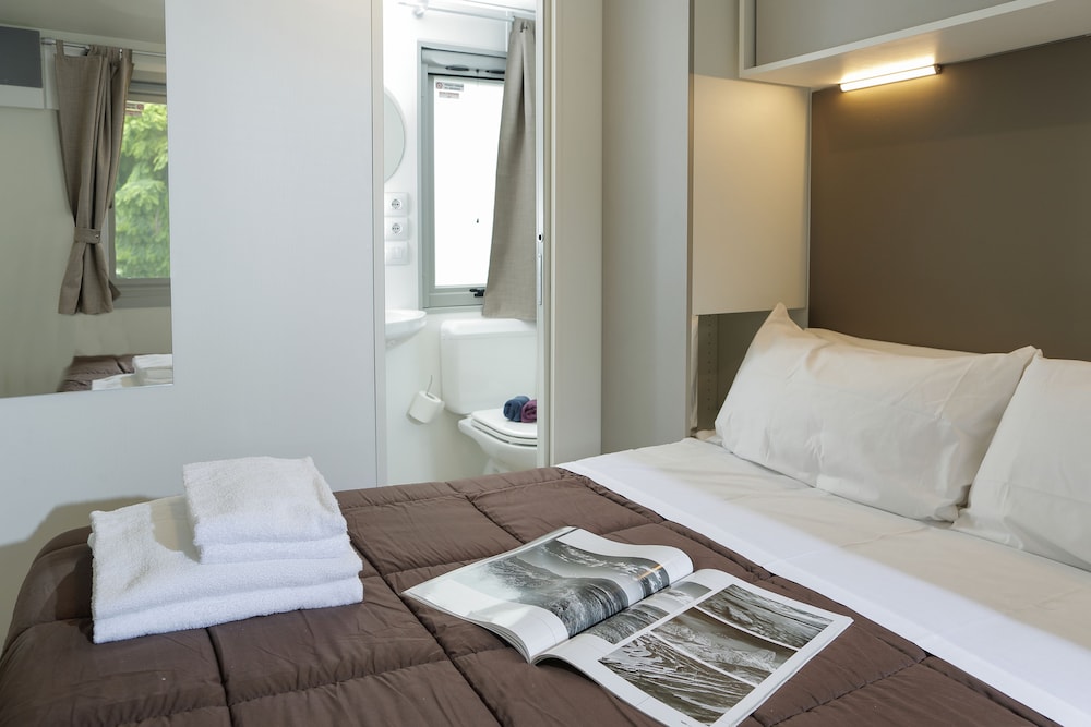 hu park albatros village