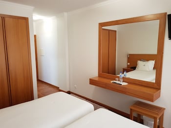 hotel lagoa azul do geres