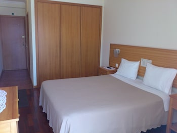 hotel lagoa azul do geres