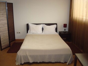 hotel lagoa azul do geres