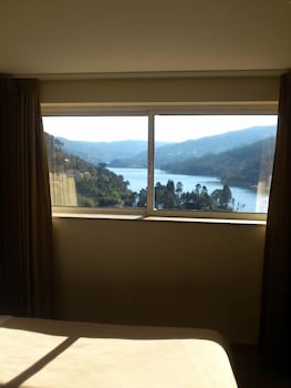 hotel lagoa azul do geres