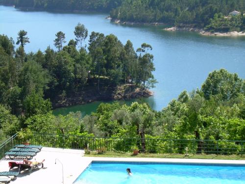 hotel lagoa azul do geres