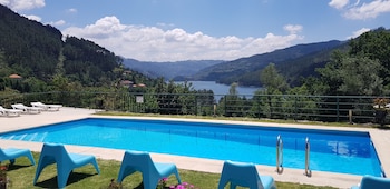 hotel lagoa azul do geres