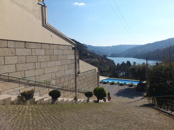 hotel lagoa azul do geres