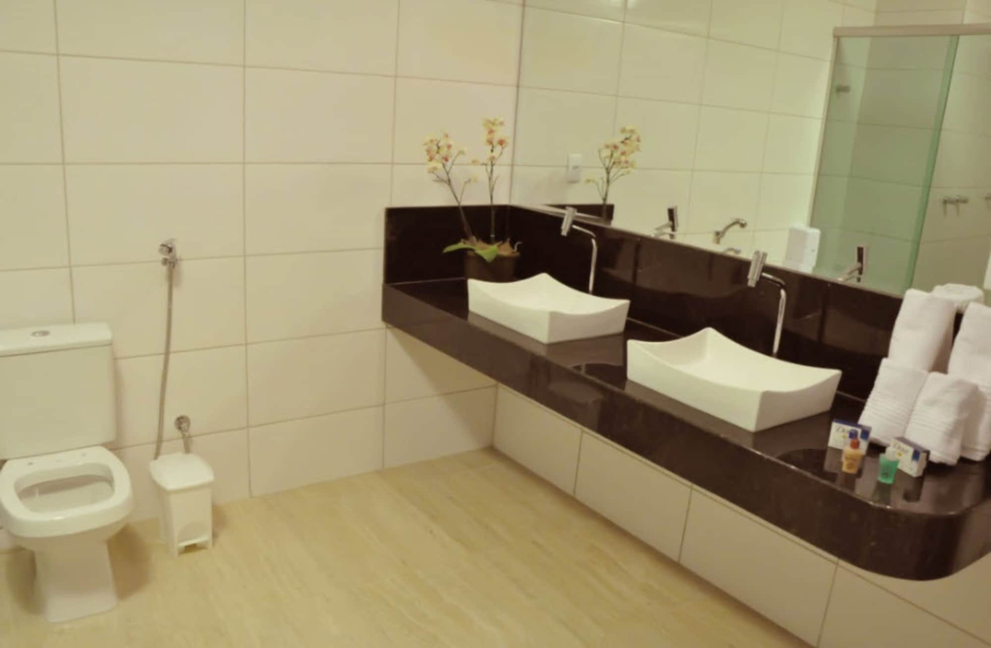 hotel saron
