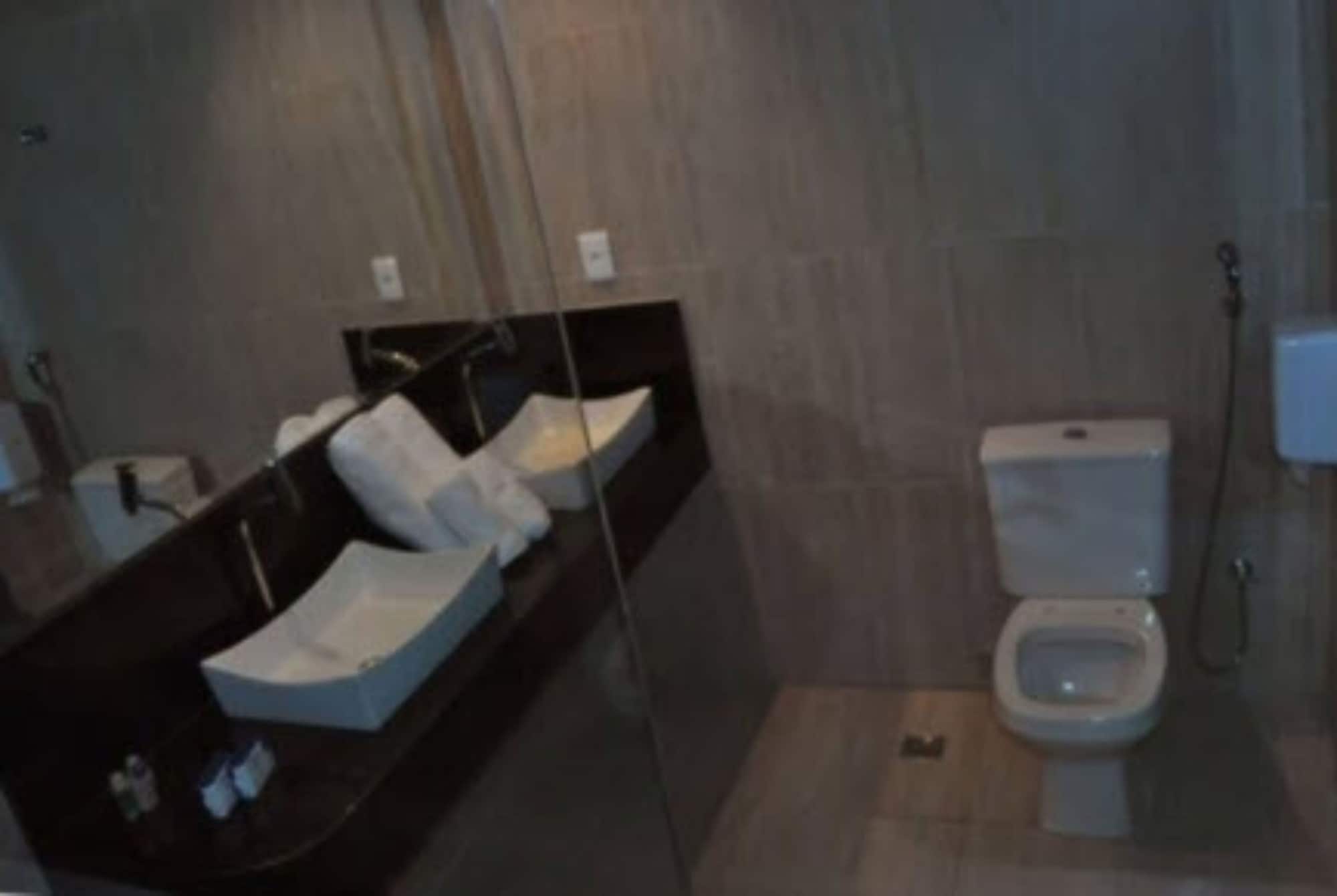 hotel saron