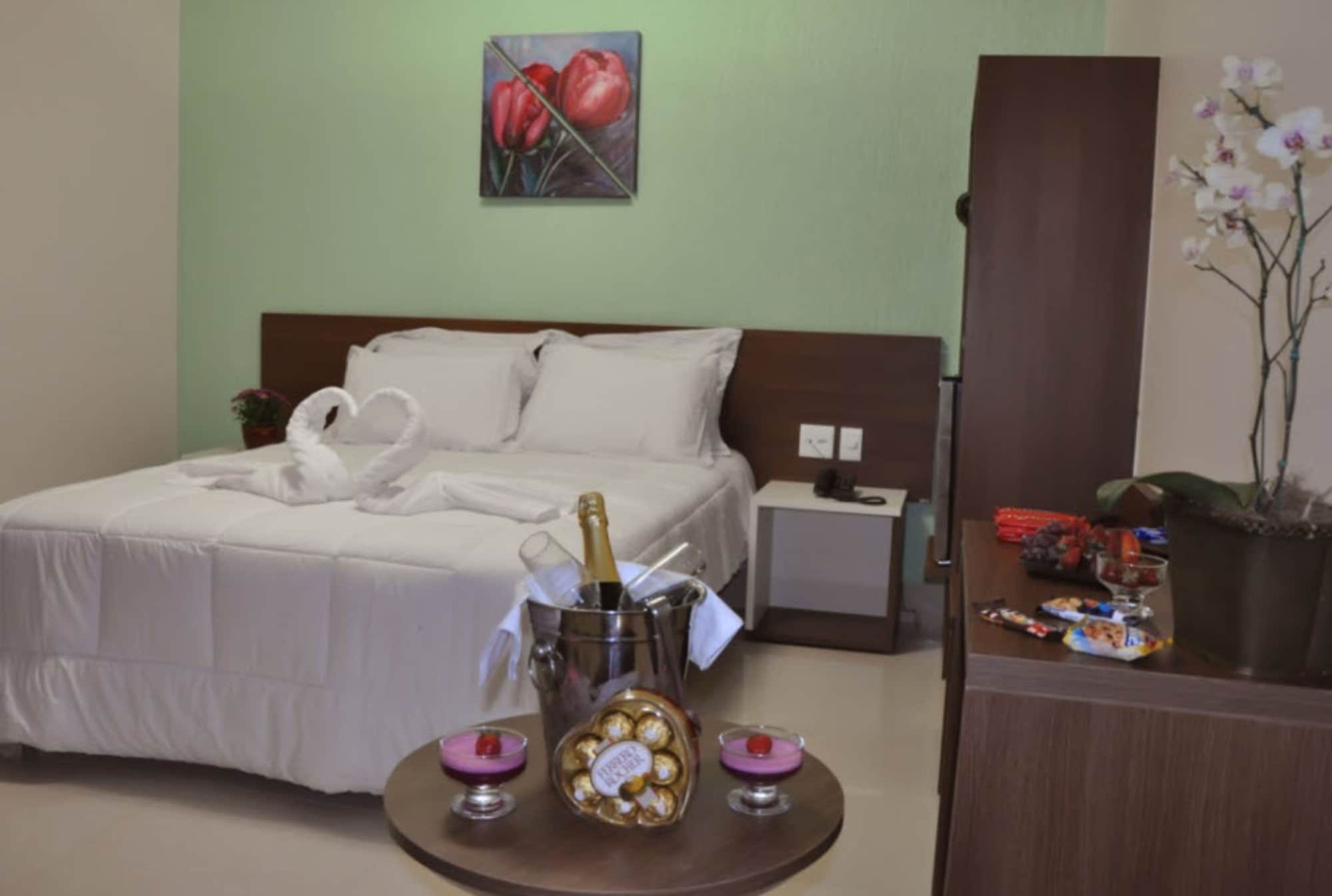 hotel saron