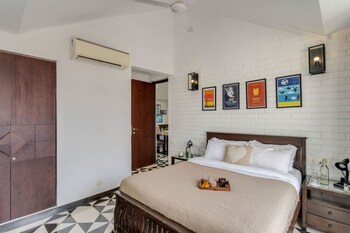 modern 2bhk w rooftop pool 10 mins drive to beach