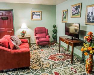 Suburban Studios Tallahassee Near University,Near The Centre Of Tallahassee,2 star