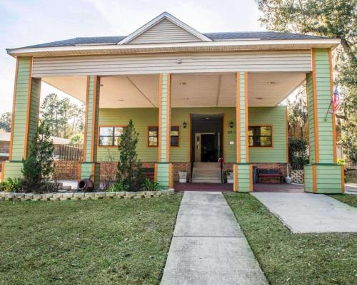 Suburban Studios Tallahassee Near University,Near The Centre Of Tallahassee,2 star