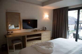 15 palms beach resort