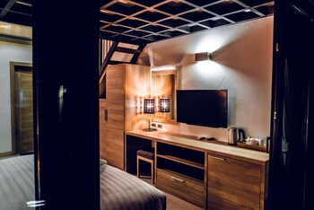 15 palms beach resort