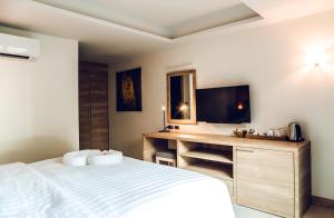 15 palms beach resort