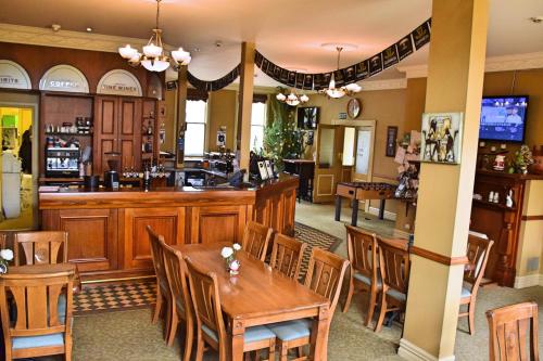 the prince albert backpackers and bar